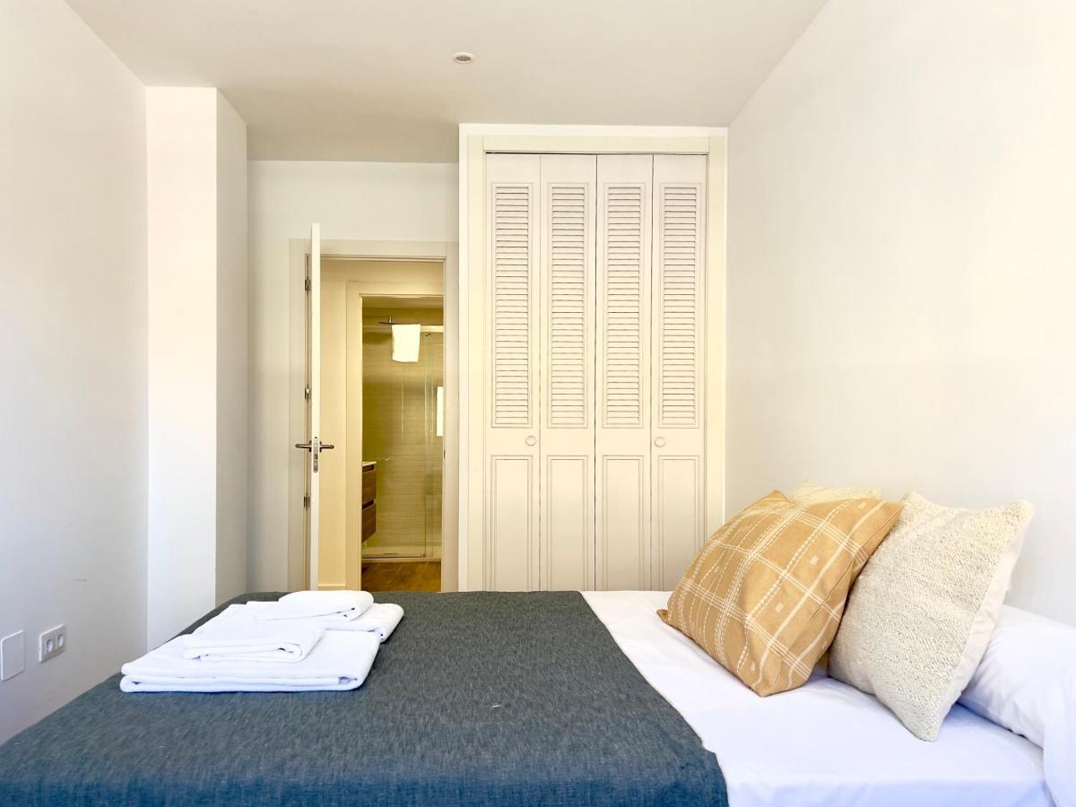 Housing Leon Ana Mogas Con Garaje Apartment Exterior photo